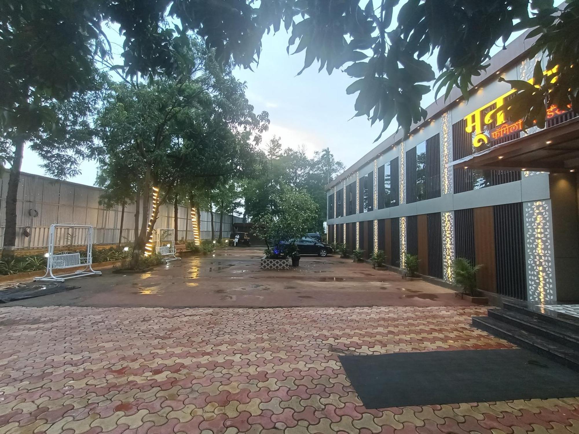 Hotel Moon Lite Residency - Marve Road Malad West - Premium Couple Friendly, Mumbai